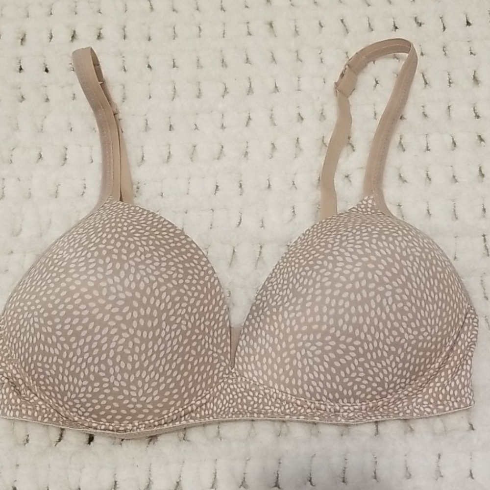 34 B nude bra Warner's padded adjustable straps